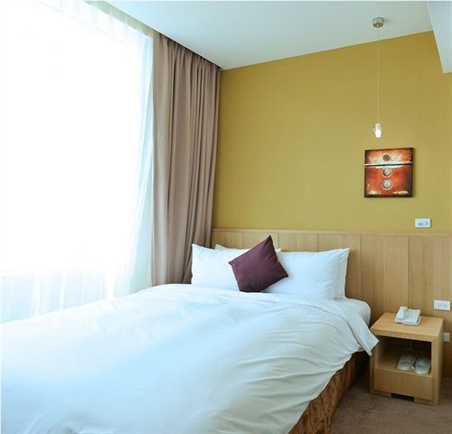 In Young Hotel Cao Hùng Ngoại thất bức ảnh