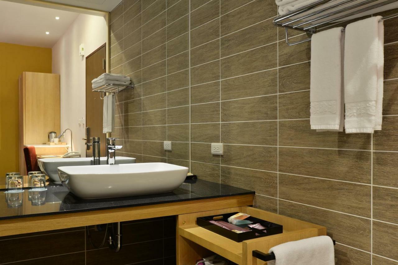 In Young Hotel Cao Hùng Ngoại thất bức ảnh