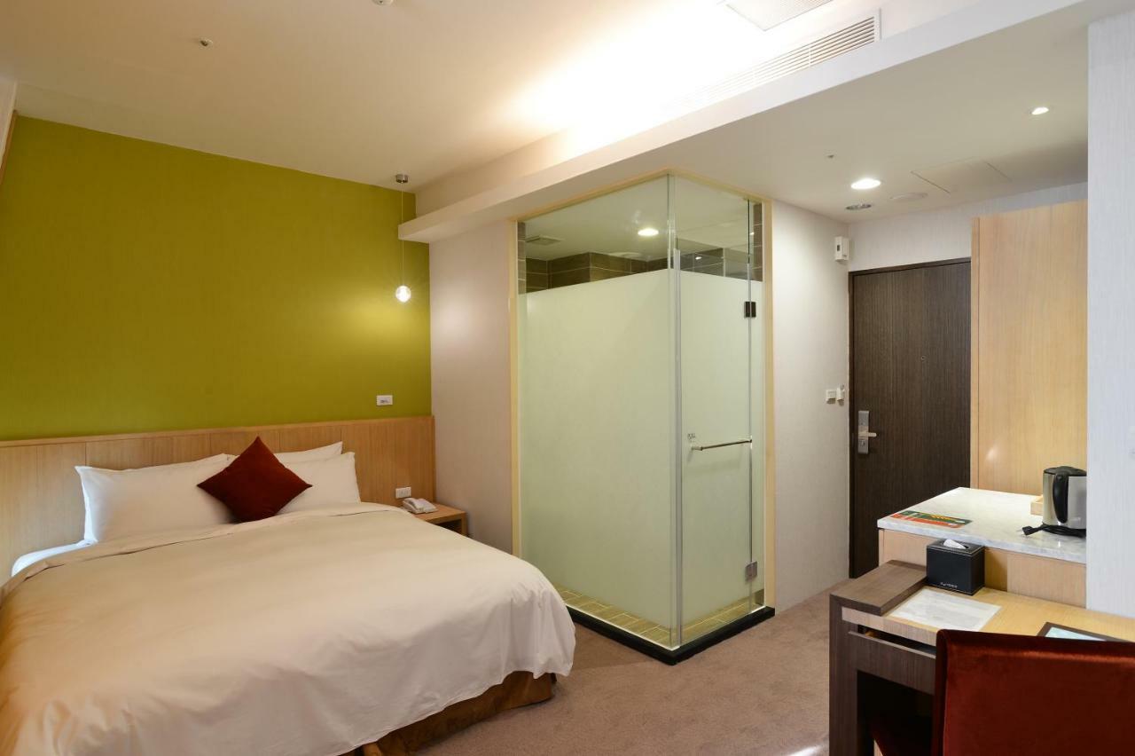 In Young Hotel Cao Hùng Ngoại thất bức ảnh