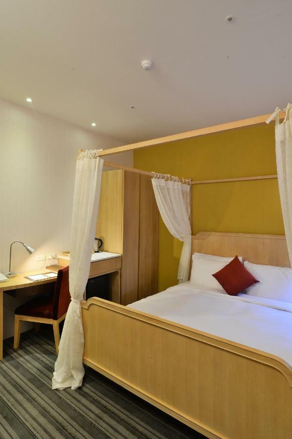 In Young Hotel Cao Hùng Ngoại thất bức ảnh