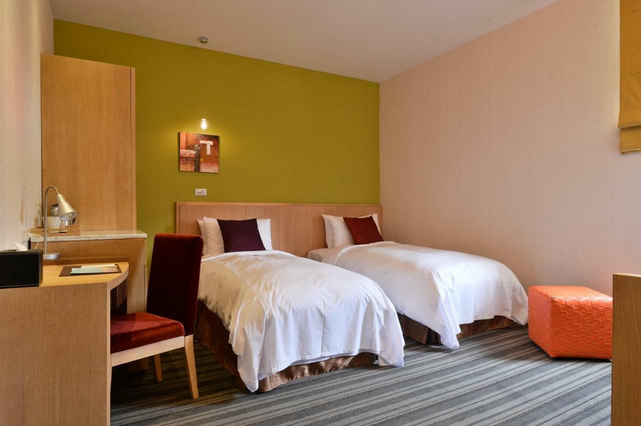 In Young Hotel Cao Hùng Ngoại thất bức ảnh