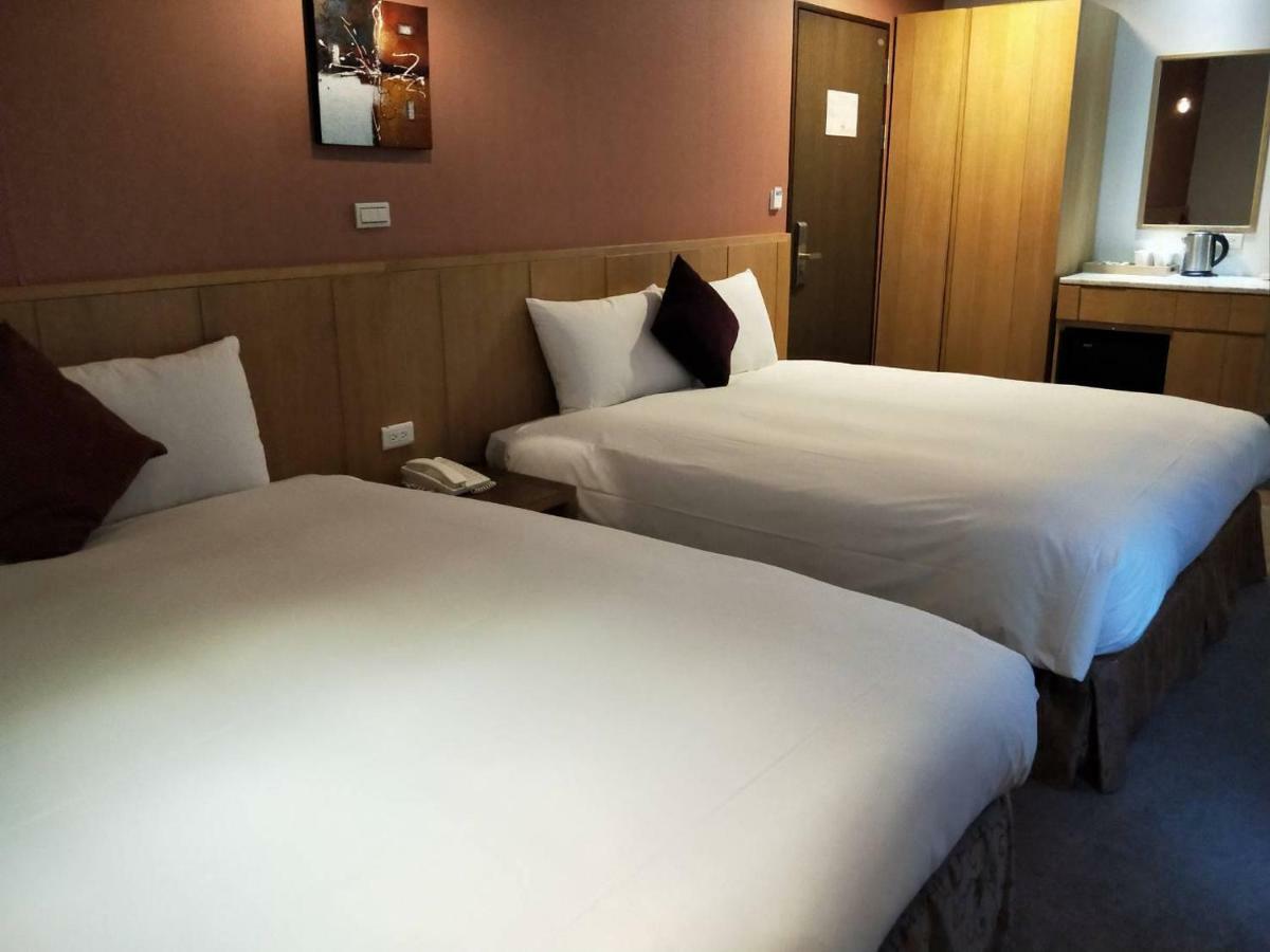 In Young Hotel Cao Hùng Ngoại thất bức ảnh
