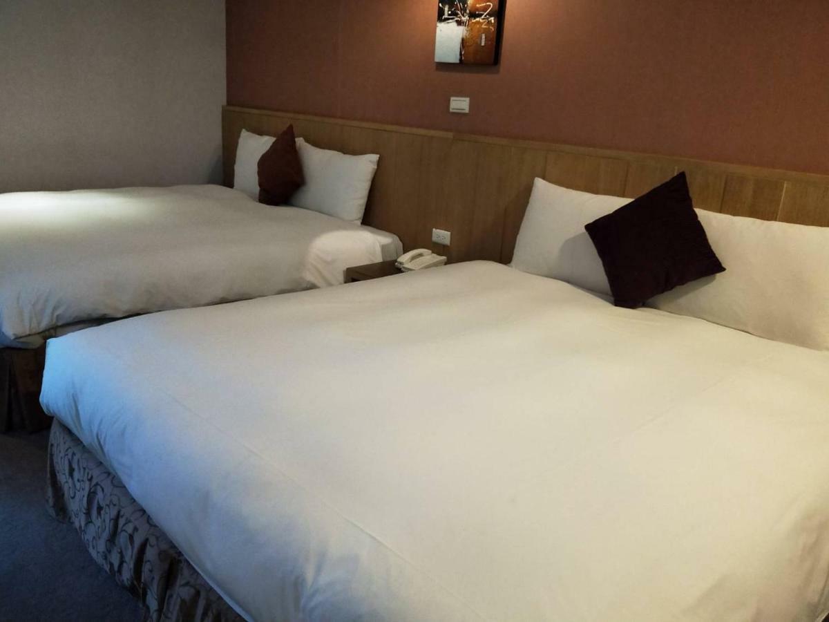 In Young Hotel Cao Hùng Ngoại thất bức ảnh